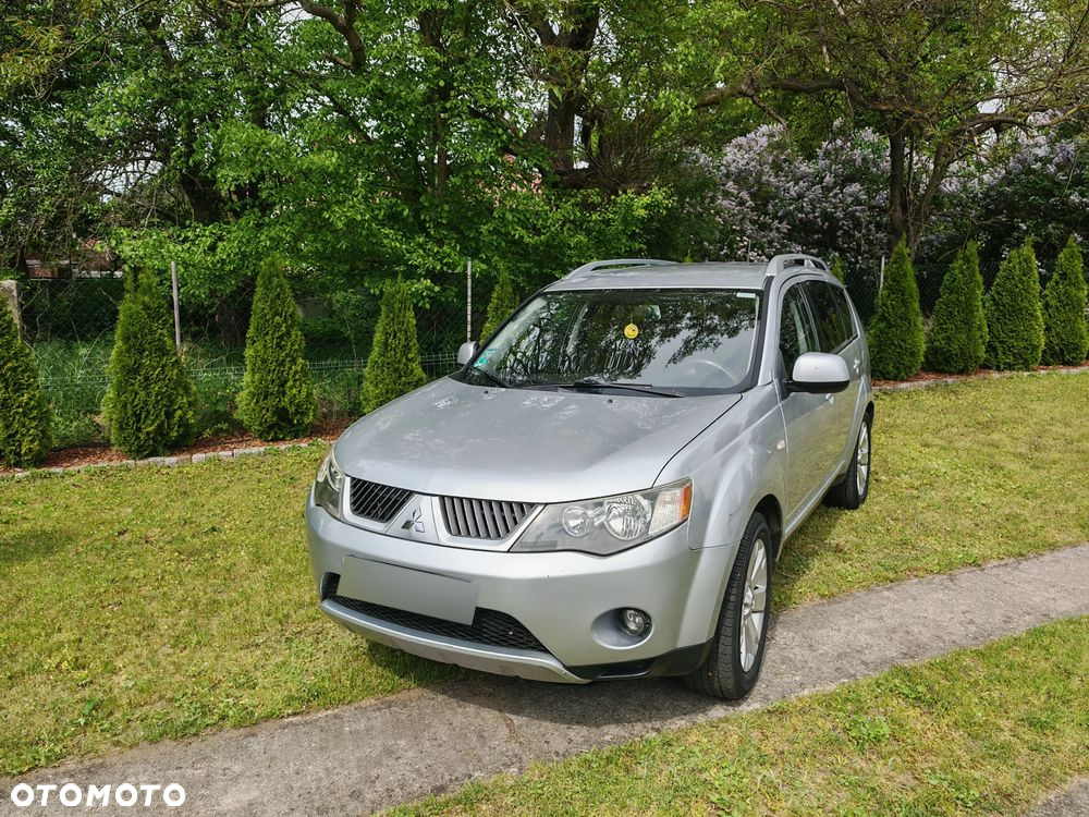 Mitsubishi Outlander 2.0 DID Instyle - 2