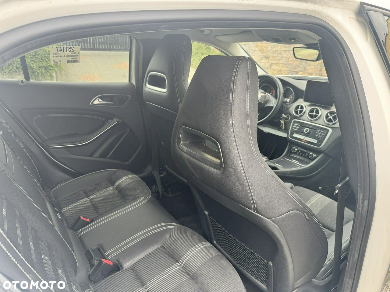 Mercedes-Benz GLA 200 7G-DCT - 6