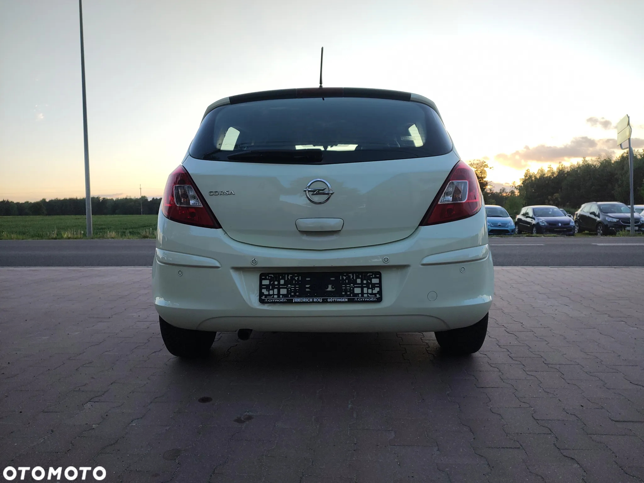 Opel Corsa 1.2 16V Enjoy - 13