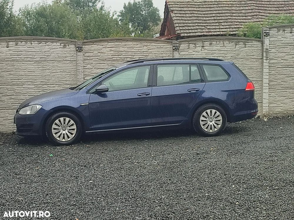 Volkswagen Golf - 1