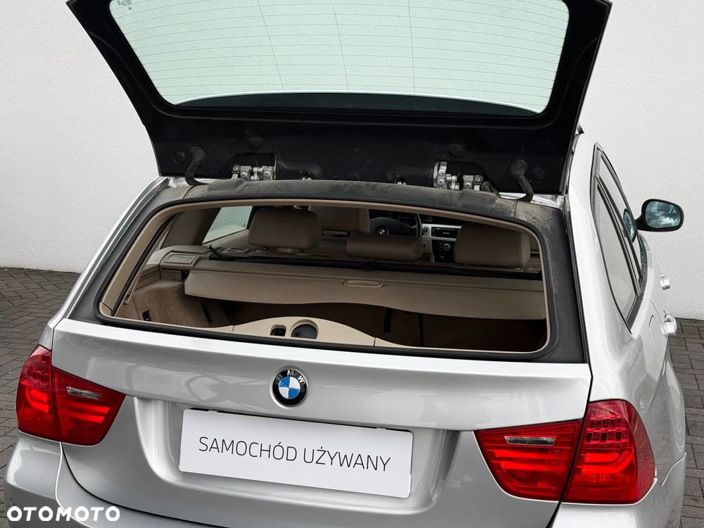 BMW Seria 3 318d Touring Sport Line - 12