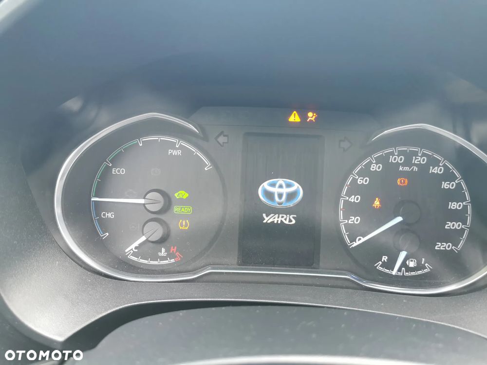 Toyota Yaris Hybrid 100 Selection - 21