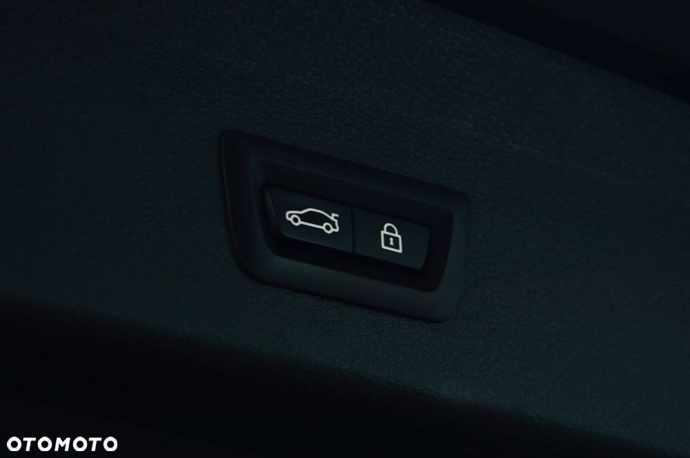 BMW X1 sDrive18i xLine - 28