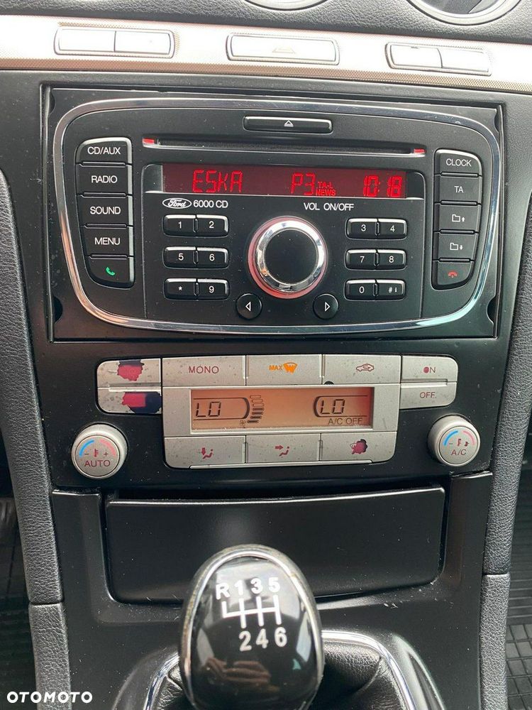 Ford S-Max - 12