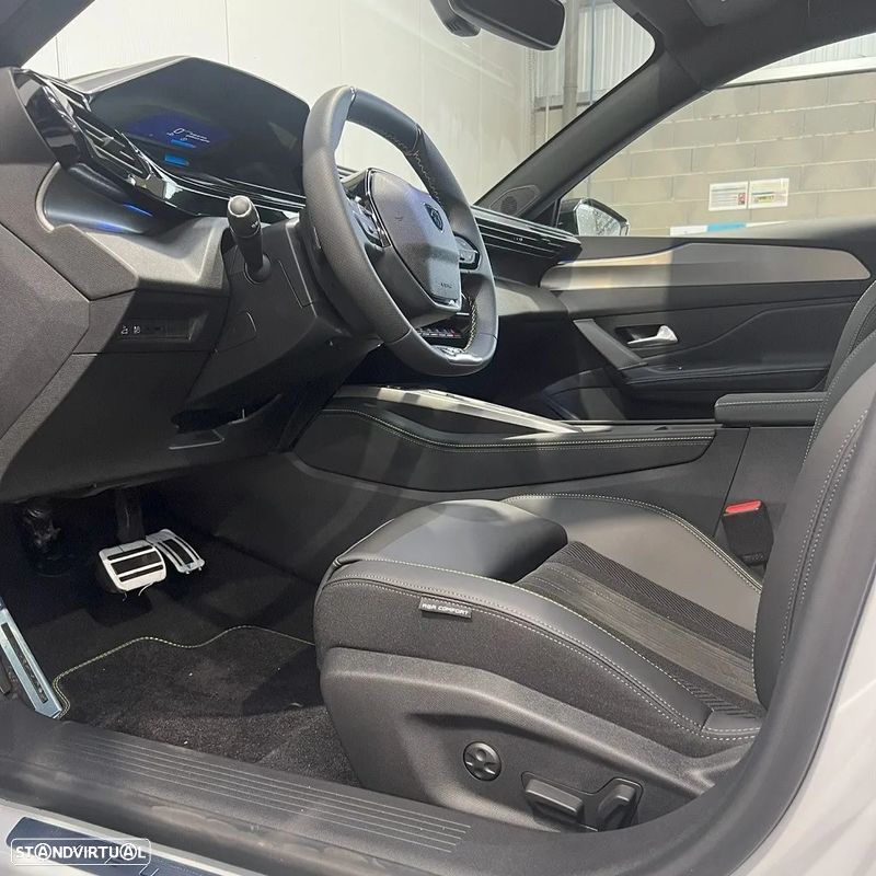 Peugeot E-408 58 kWh GT - 10