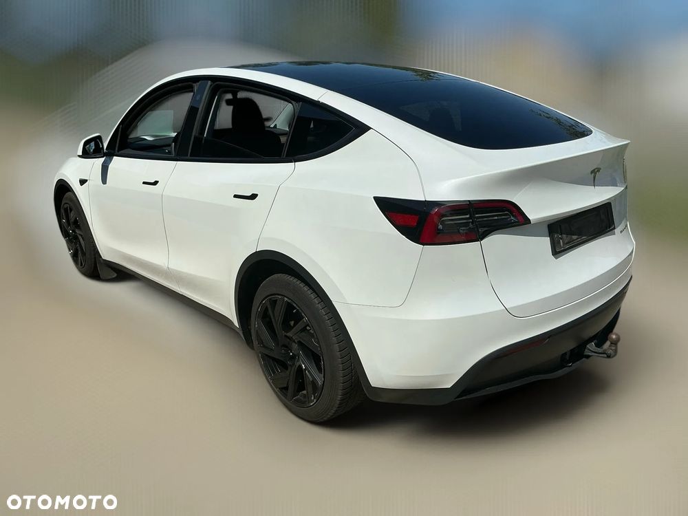 Tesla Model Y Long Range Dual Motor AWD - 6