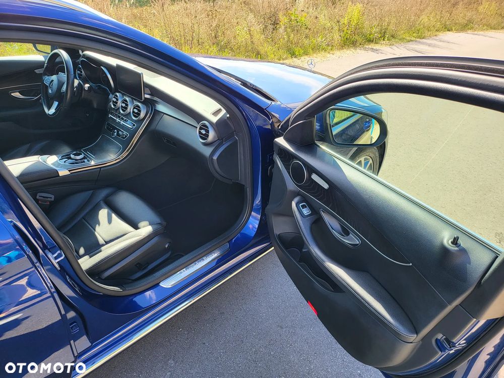 Mercedes-Benz Klasa C 300 de 9G-TRONIC - 17