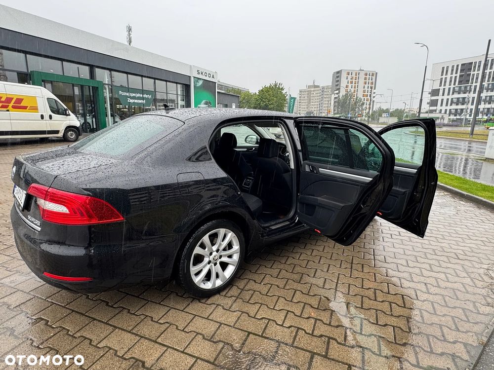 Skoda Superb 2.0 TDI Business DSG - 8