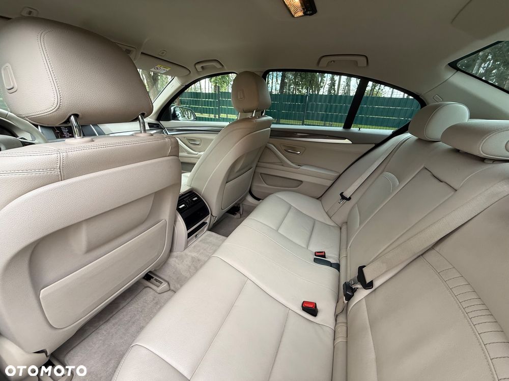 BMW Seria 5 525d xDrive Modern Line - 8