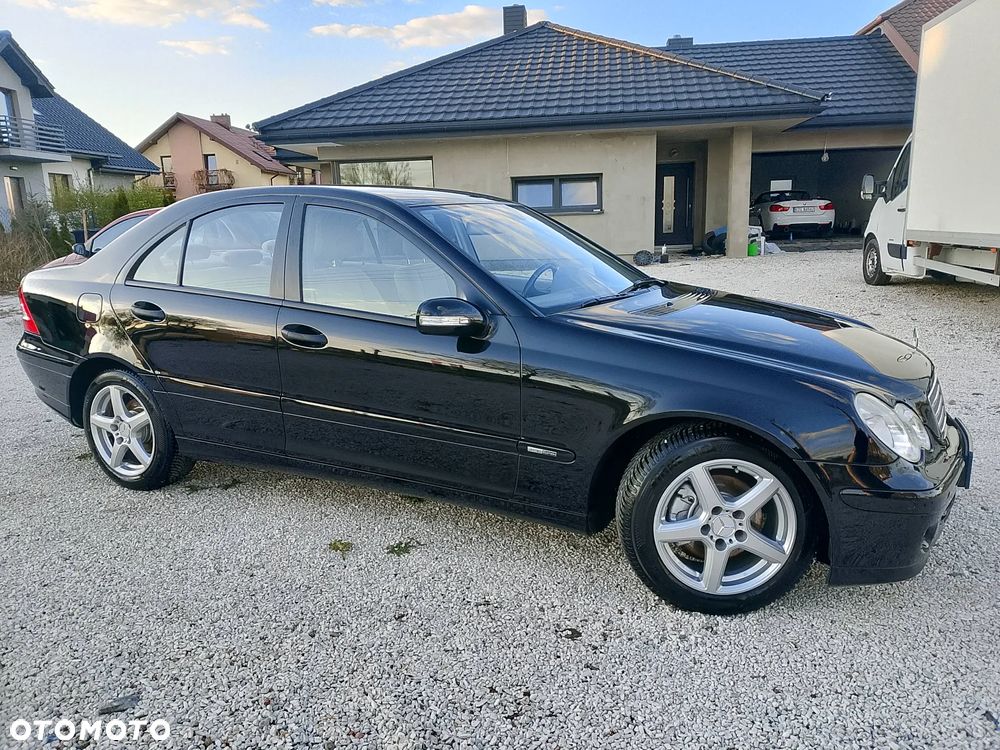 Mercedes-Benz Klasa C 220 T CDI Classic - 18