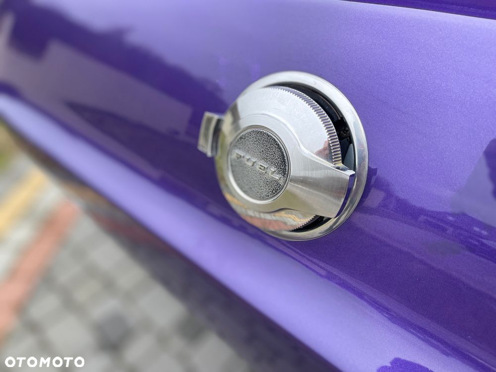 Dodge Challenger - 16