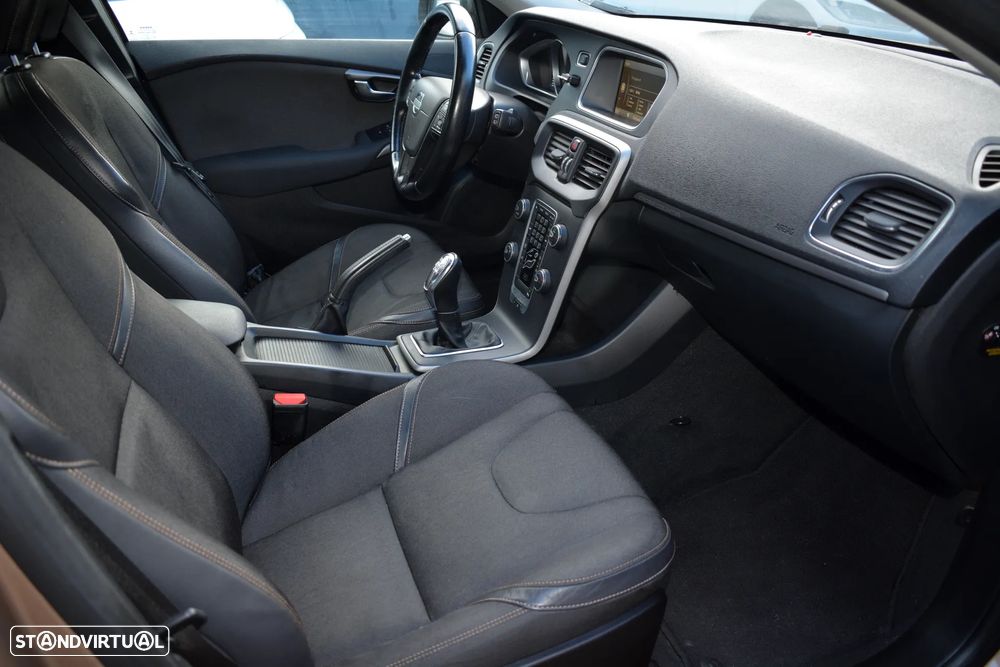 Volvo V40 Cross Country 1.6 D2 Momentum - 8