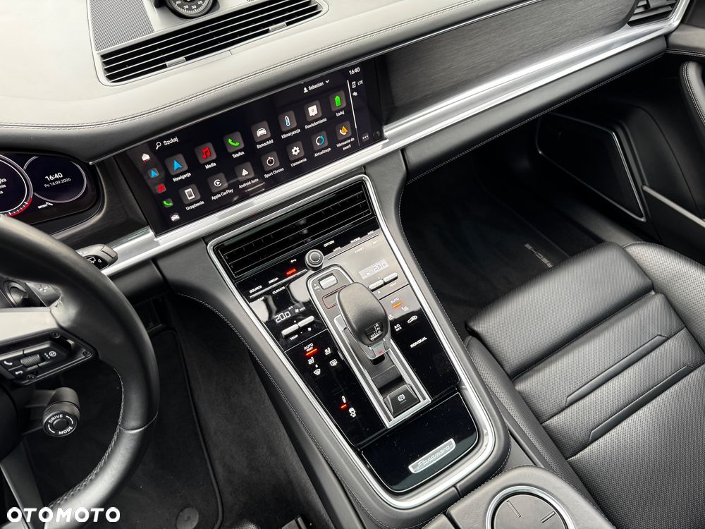 Porsche Panamera 4 E-Hybrid Platinum Edition - 12
