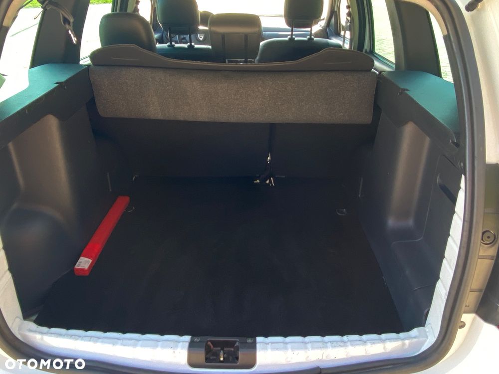 Dacia Duster 1.6 16V 4x2 Prestige - 26