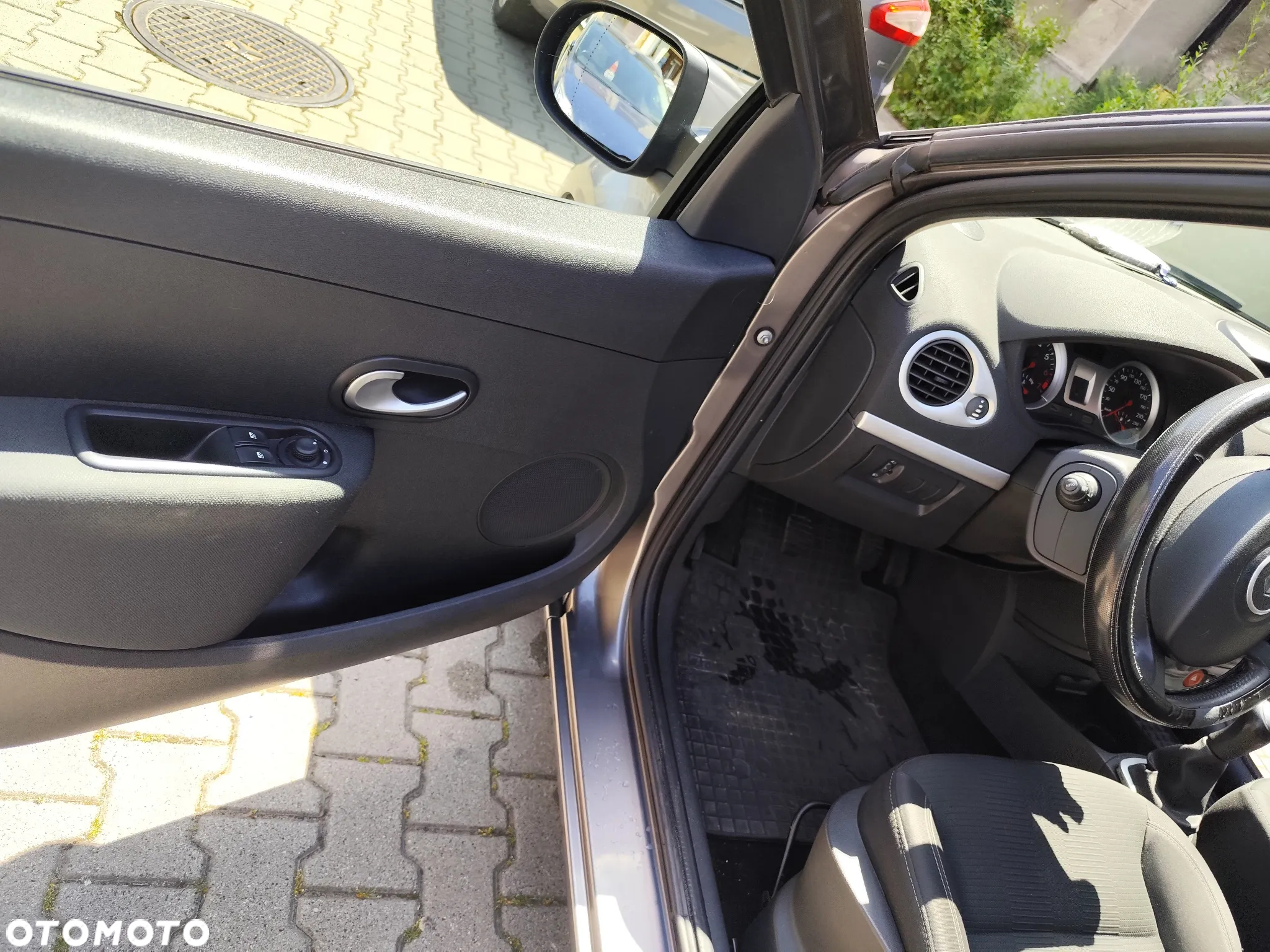 Renault Clio 1.2 16V TCE Alize Euro5 - 18