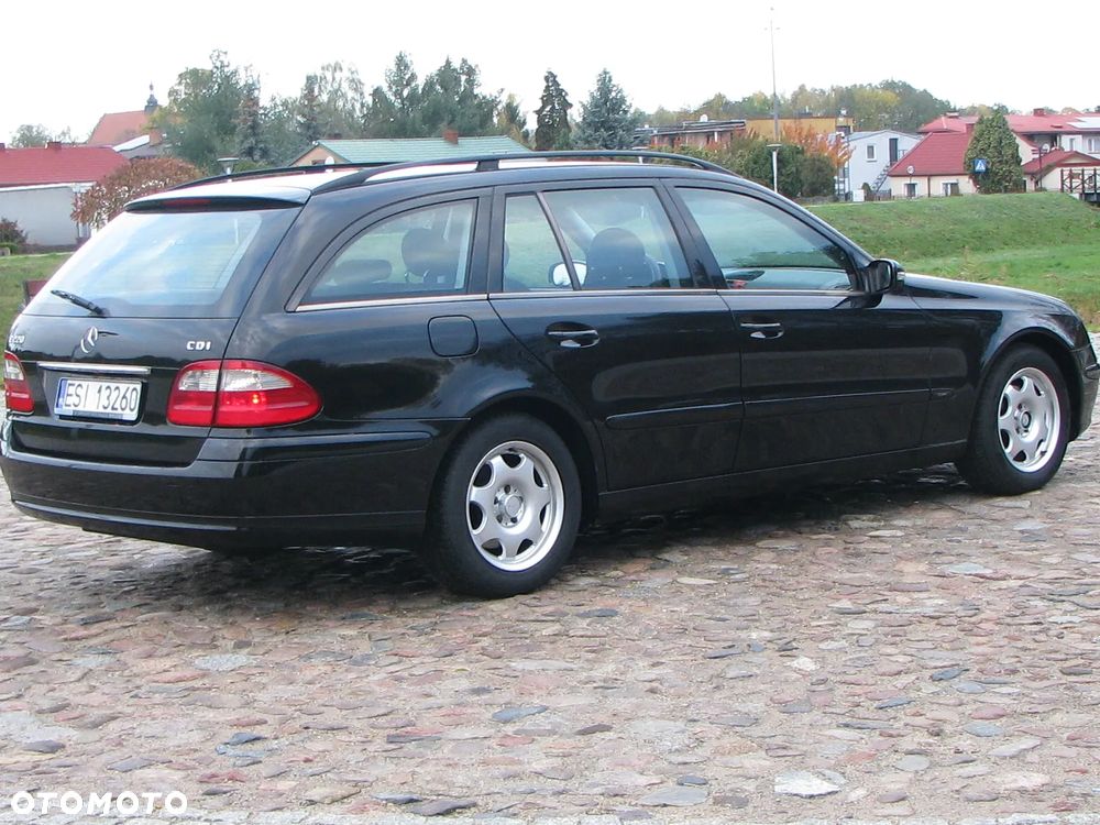 Mercedes-Benz E-Class 2004 photo 5