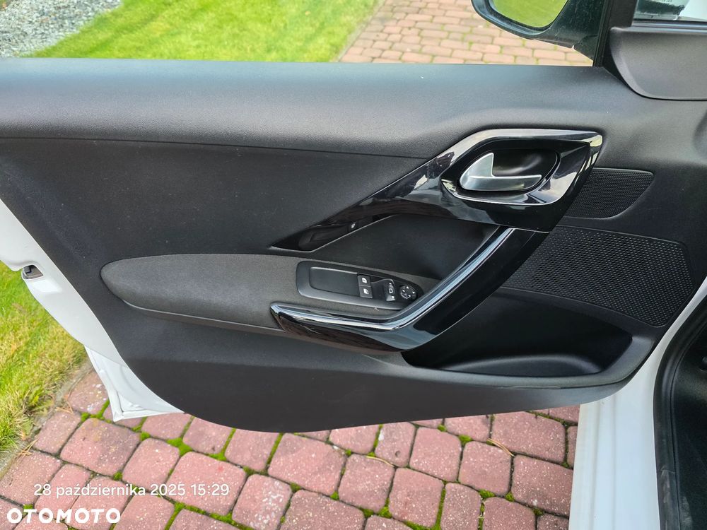 Peugeot 208 Blue-HDi 100 Stop&Start Active - 10