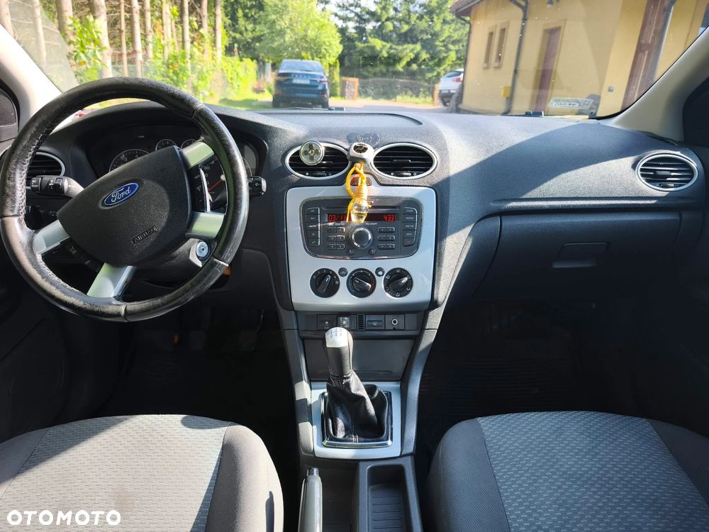 Ford Focus 1.6 Trend + - 13