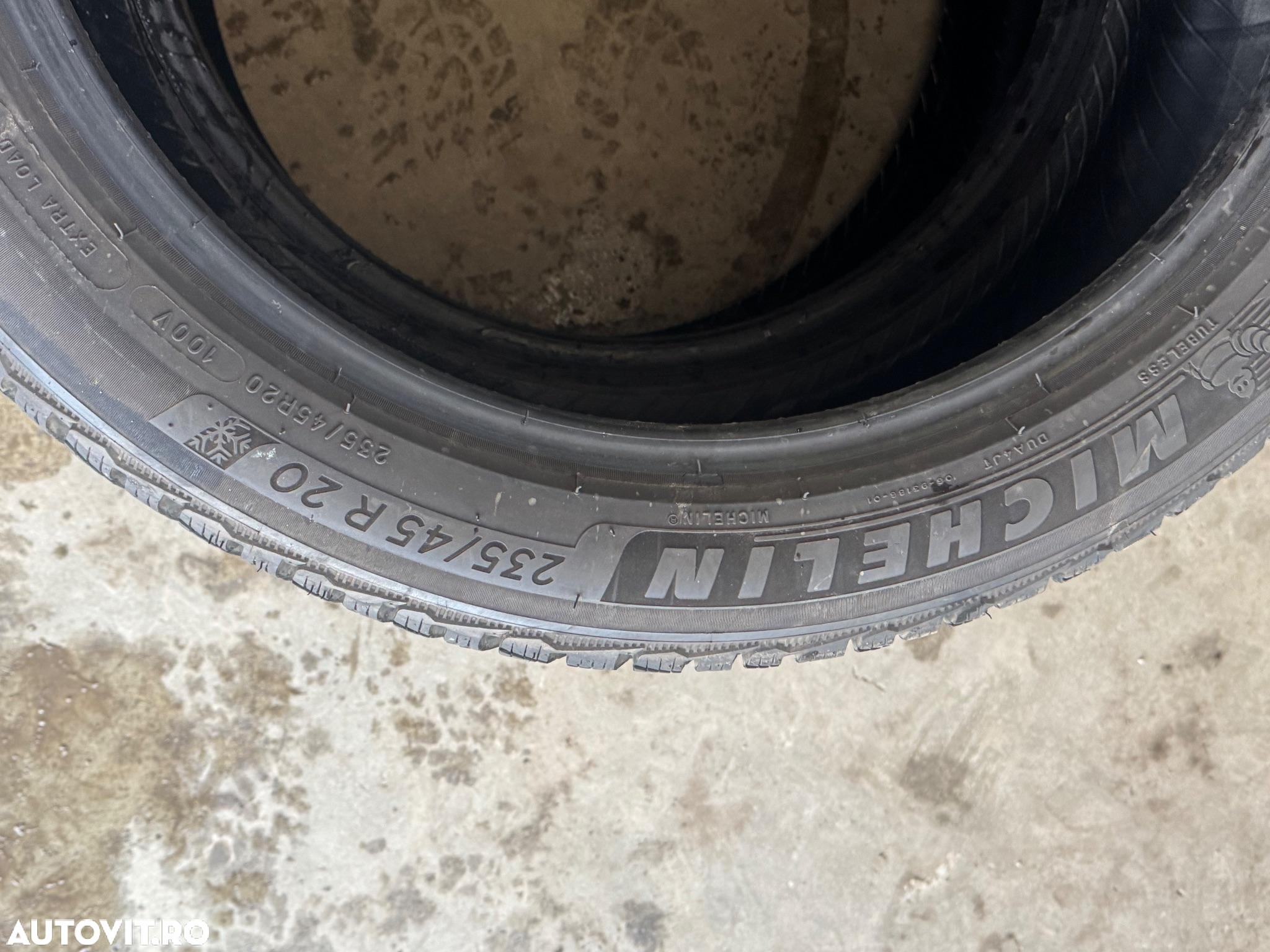 Vând 2 anvelope 235/45/20 Michelin de iarnă ca noi - 5