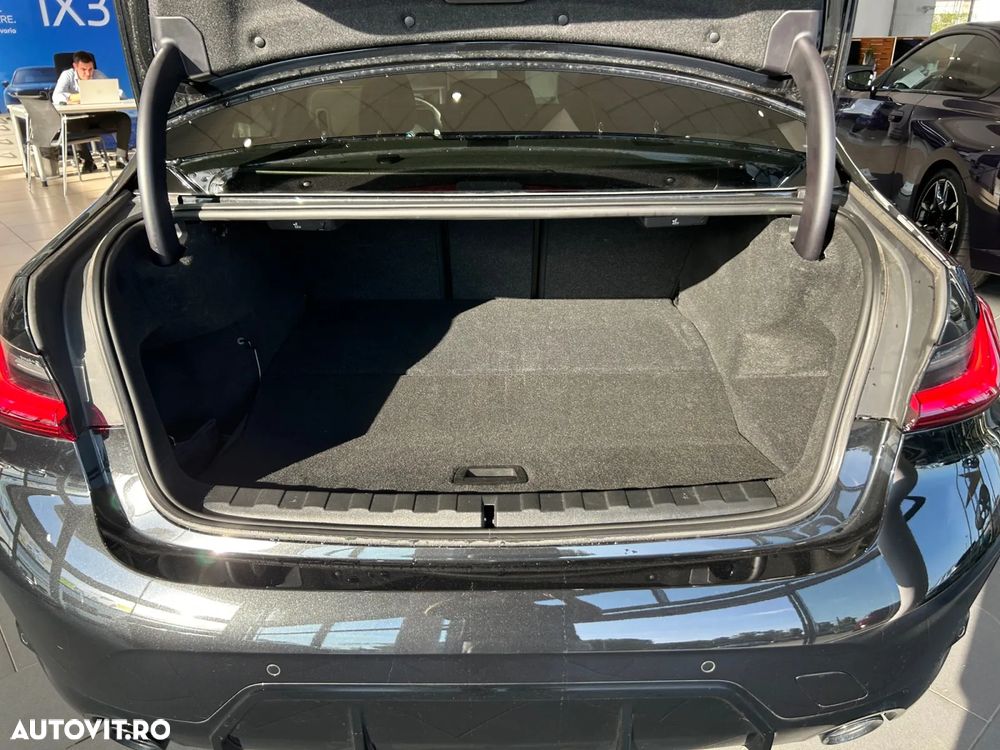 BMW Seria 3 330e xDrive Aut. M Sport - 19