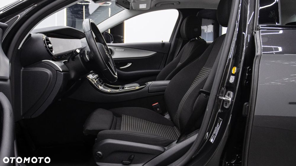 Mercedes-Benz Klasa E 300 Avantgarde - 18