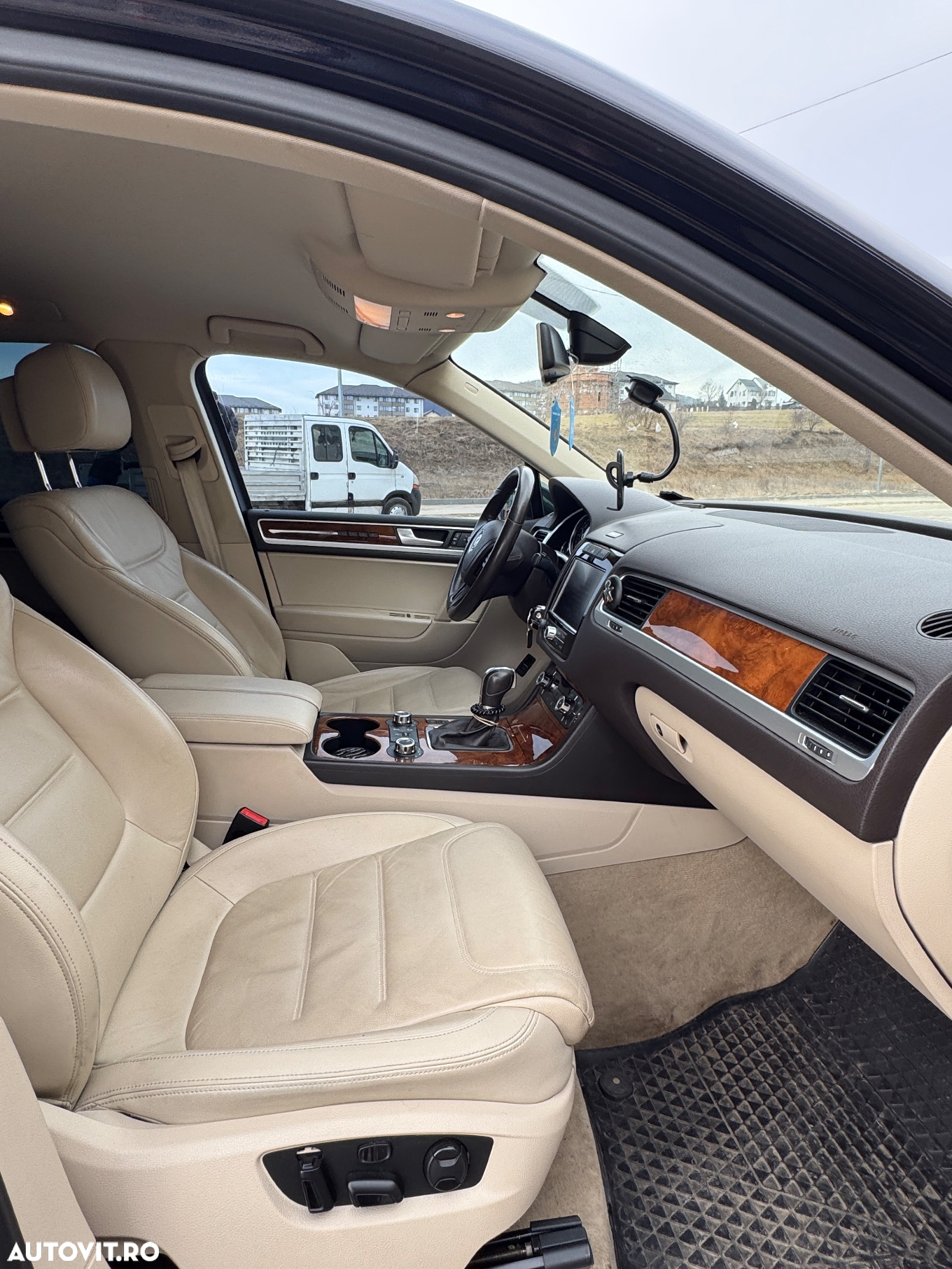 Volkswagen Touareg 3.0 V6 TDI BMT - 11