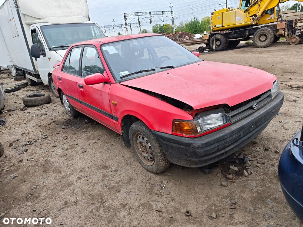 Zderzak maska drzwi części Mazda 323 BG Sedan - 2