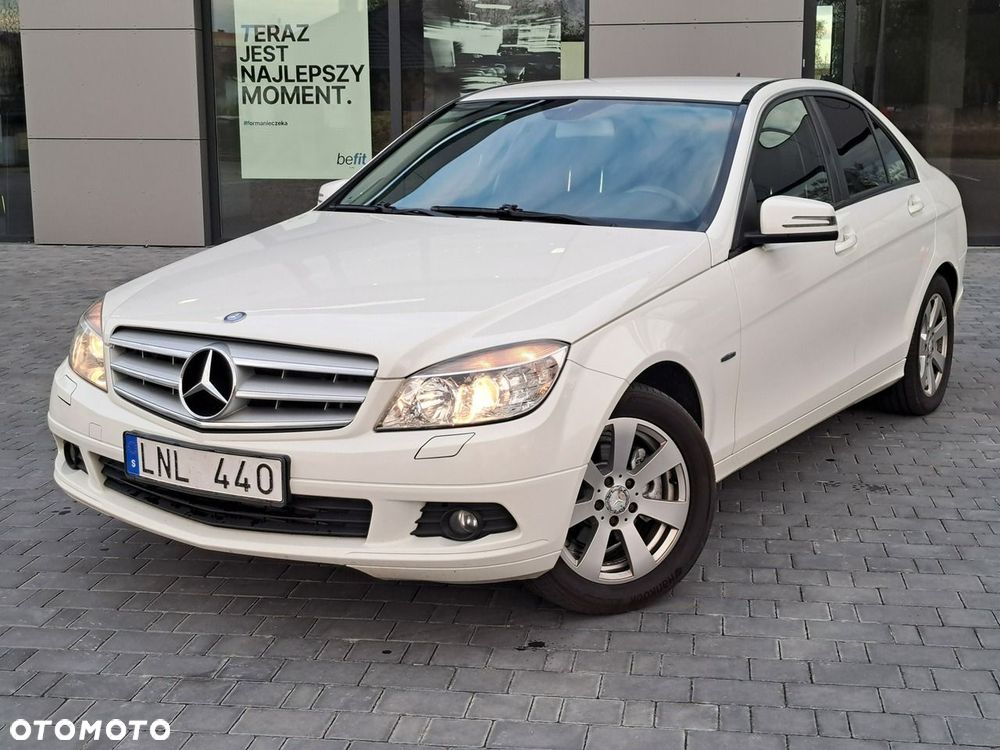 Mercedes-Benz Klasa C 180 BlueEFFICIENCY 7G-TRONIC - 2