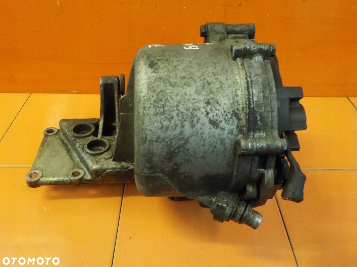 BMW 7 E65 X5 4.4 B V8 04r 333KM N62B44A alternator - 3