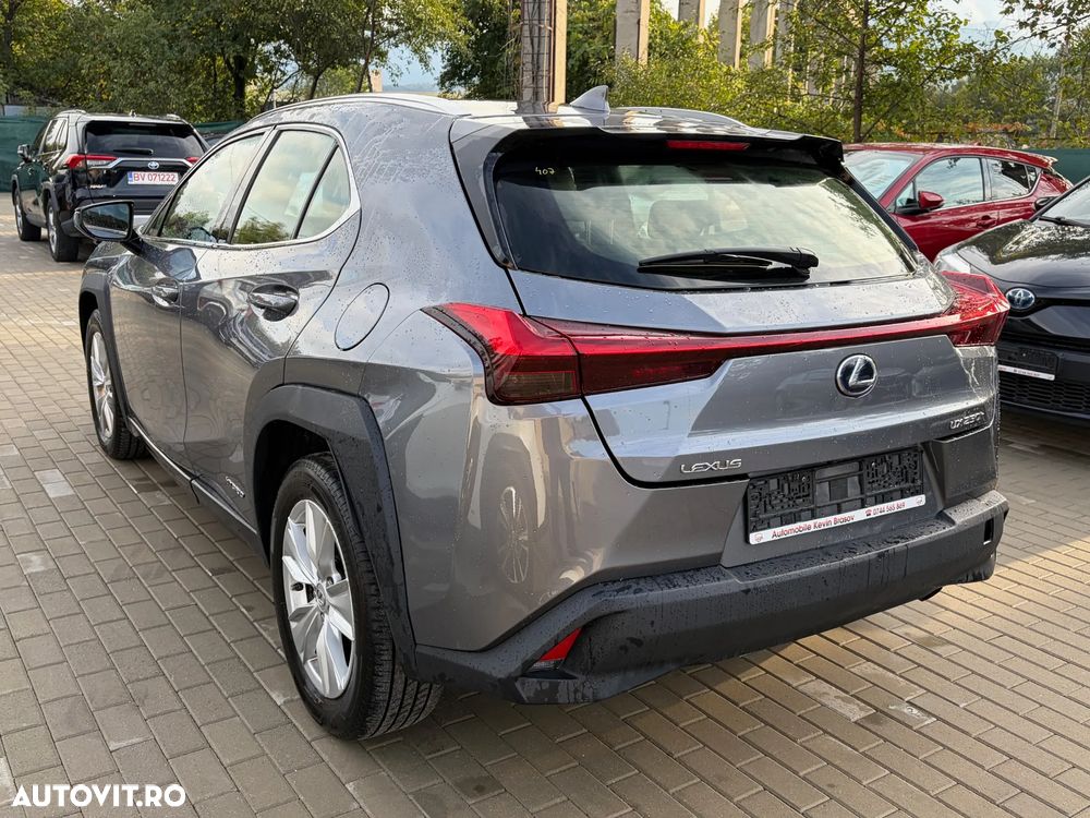 Lexus UX 250h - 3