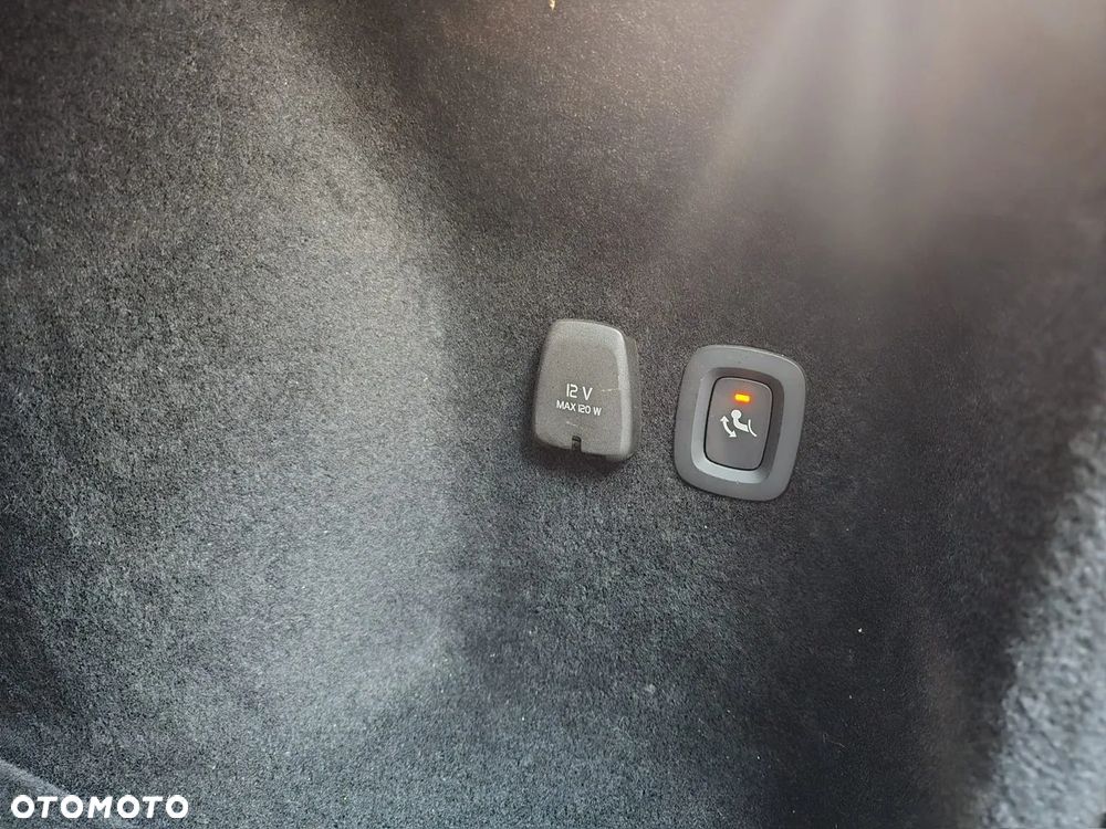 Volvo V60 T4 Geartronic R-Design - 22