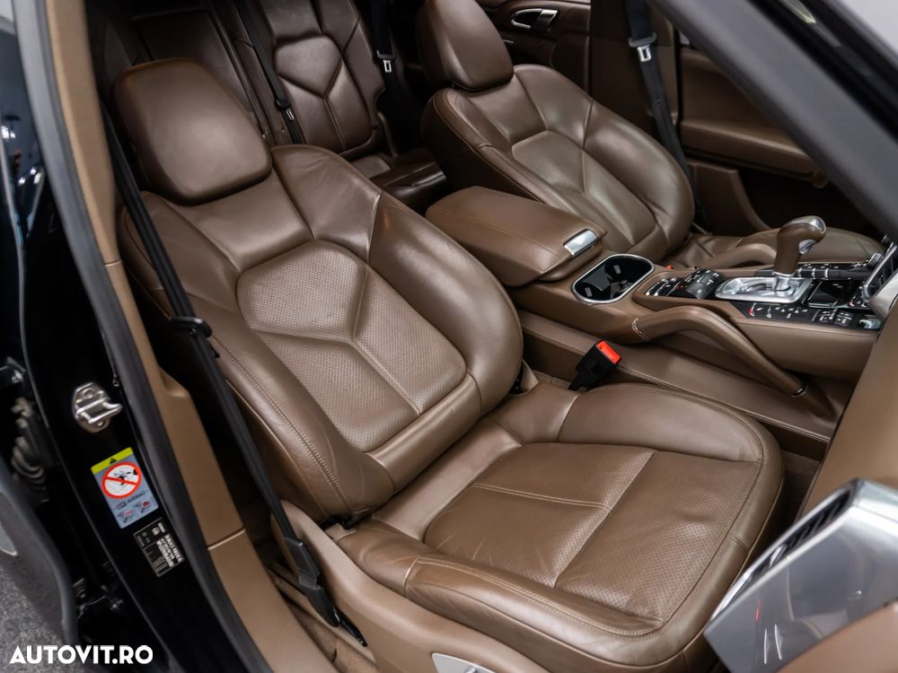 Porsche Cayenne Tiptronic S - 8