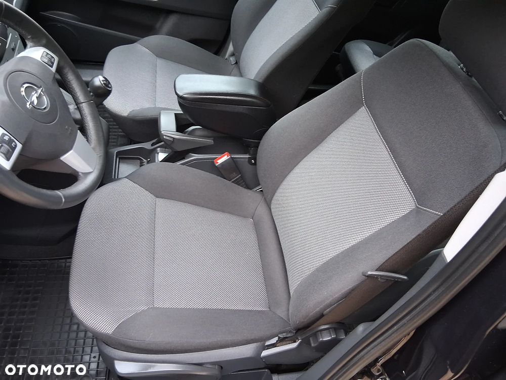 Opel Zafira 1.8 - 19