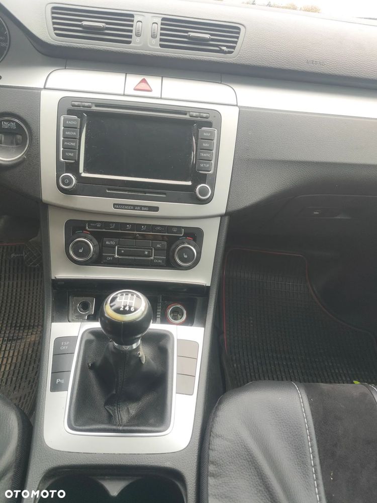 Volkswagen Passat 2.0 TDI DPF BlueMotion Technology Comfortline - 4