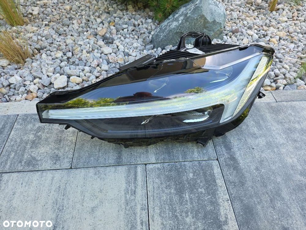 VOLVO XC60 II 2 LIFT Lampa lewa przód Full Led System 32396575 Czarna - 2
