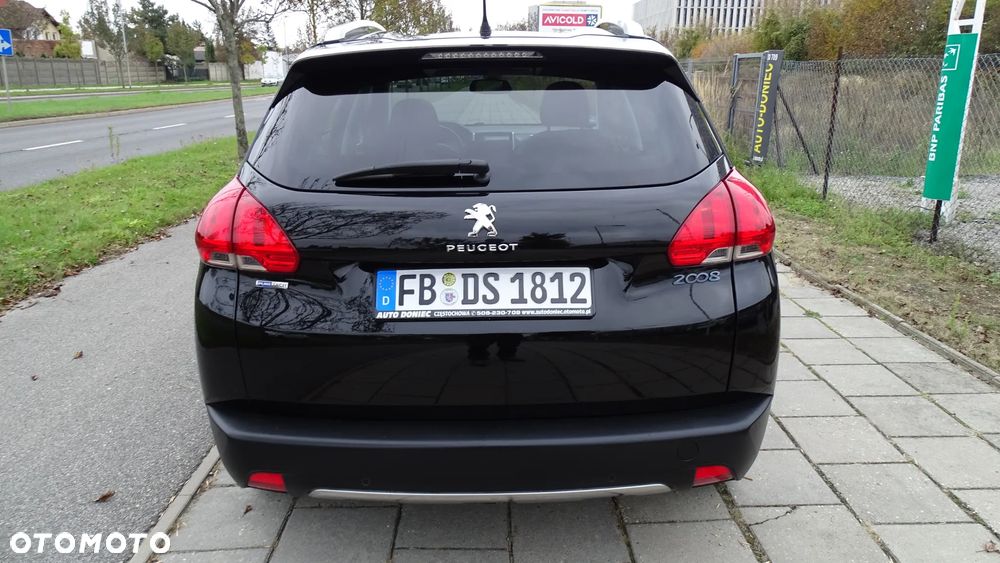Peugeot 2008 1.2 Pure Tech Allure S&S - 4