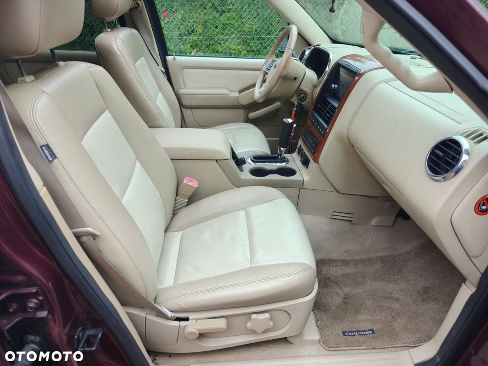 Ford Explorer 4.6 4WD - 20