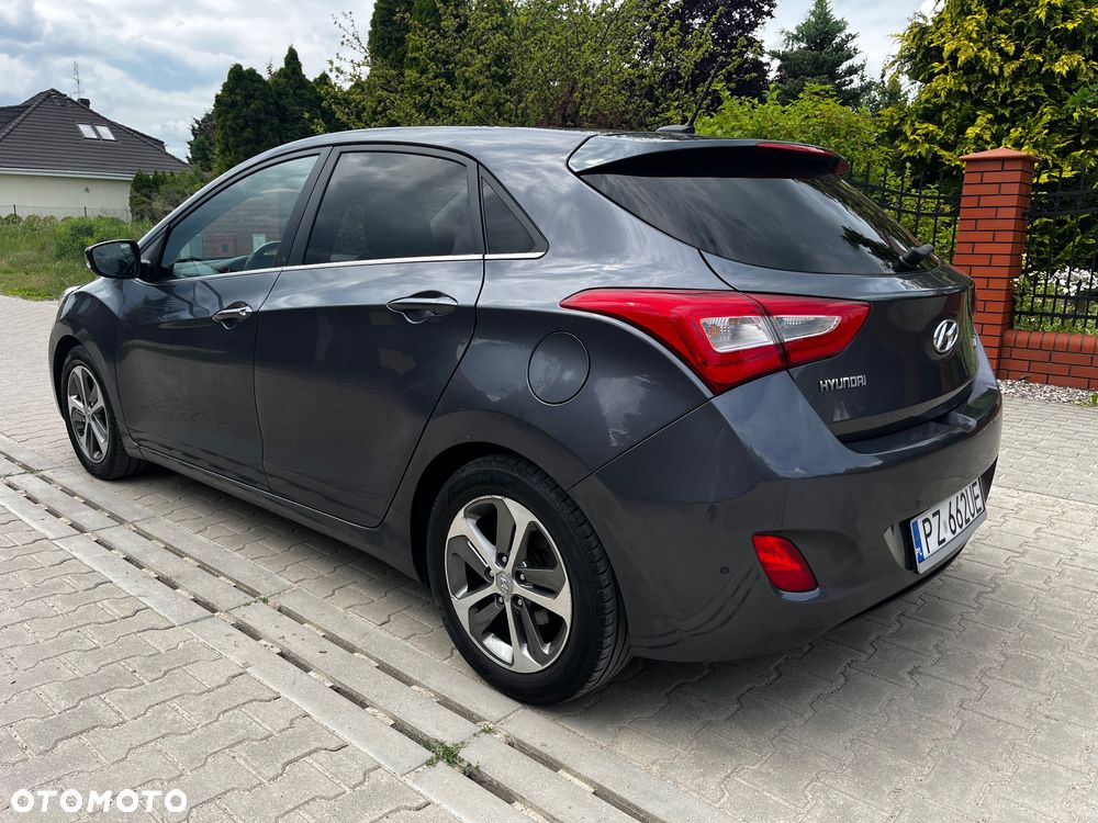 Hyundai i30 blue 1.6 CRDi YES Gold - 3