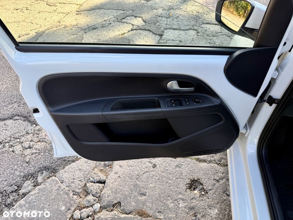 Volkswagen up! 1.0 move - 11