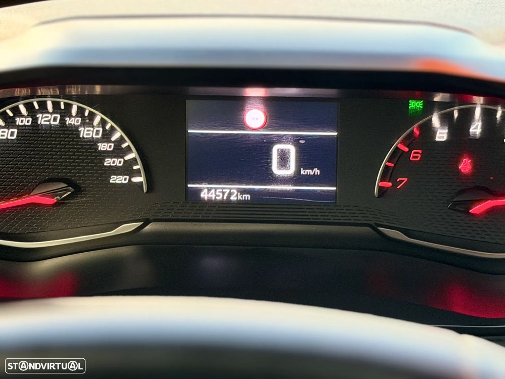 Peugeot 208 1.2 PureTech Style - 6