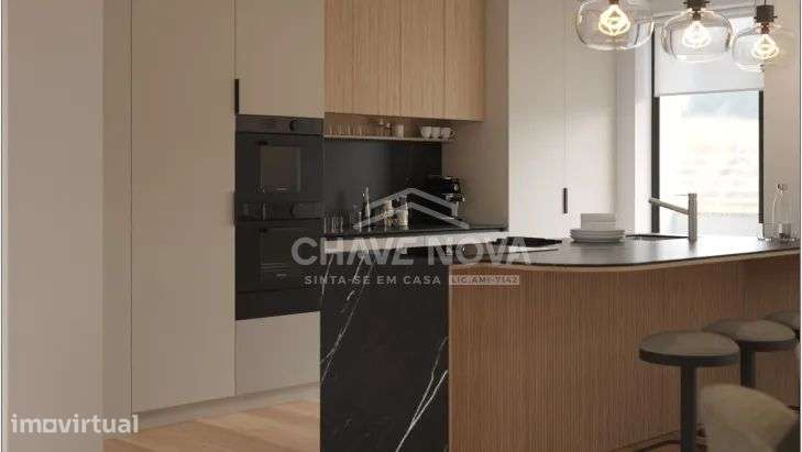 T4 totalmente remodelado |77,5 de varandas| Box p/ 2 carros| Cond. fec - Grande imagem: 4/7