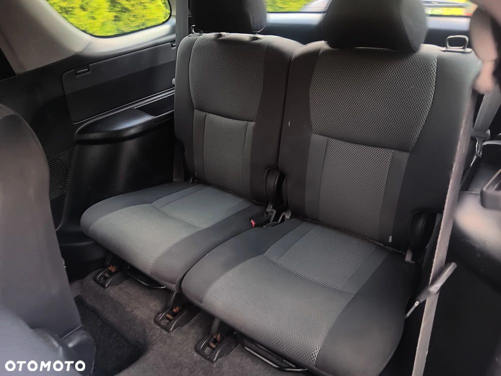 Toyota RAV4 D-4D 4x4 - 12