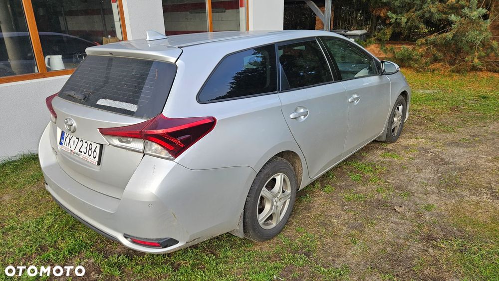 Toyota Auris 1.6 Classic Plus - 2