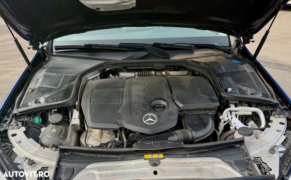 Mercedes-Benz C - 21