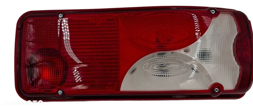 LAMPA TYLNA  PRAWA MAN TGM TGL TGA TGX - 1