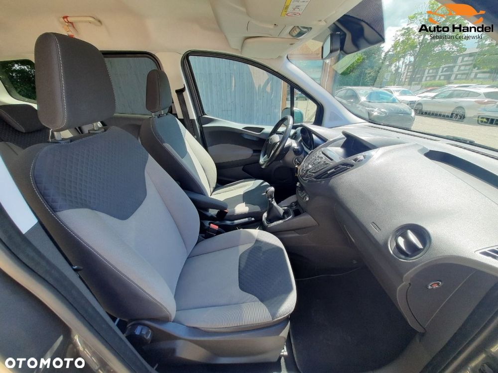 Ford Tourneo Courier - 26