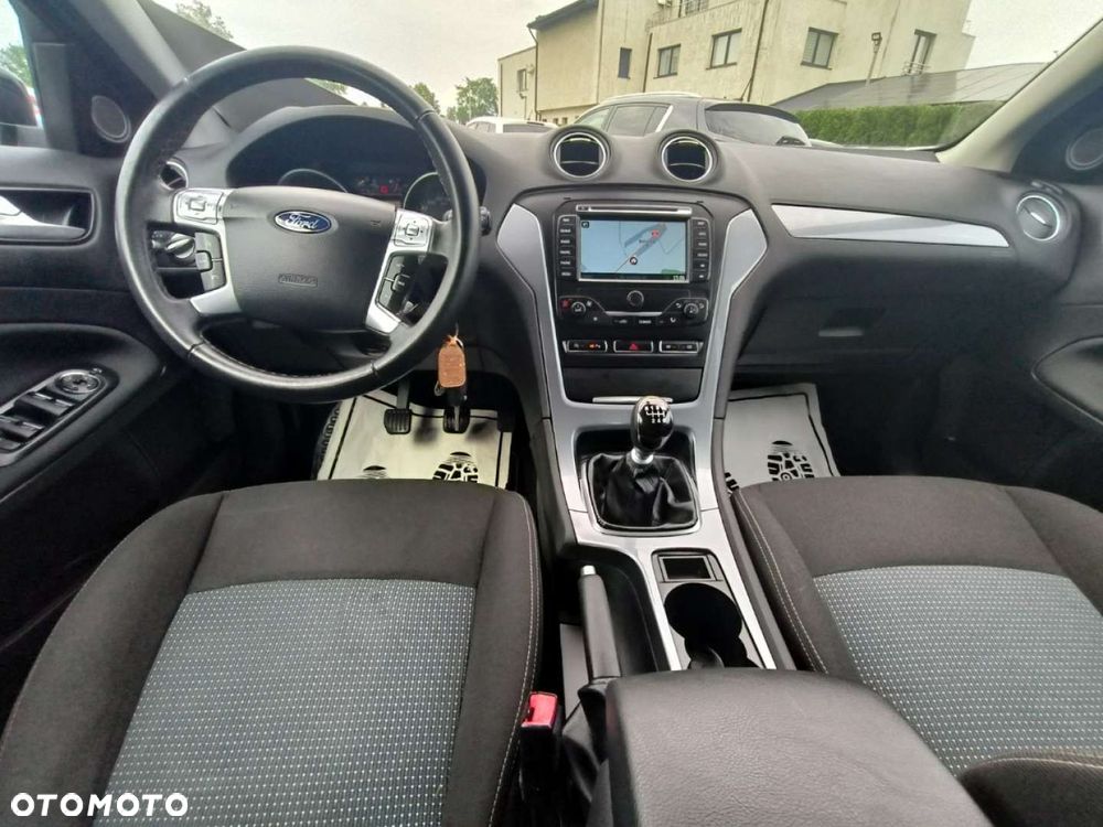 Ford Mondeo - 8