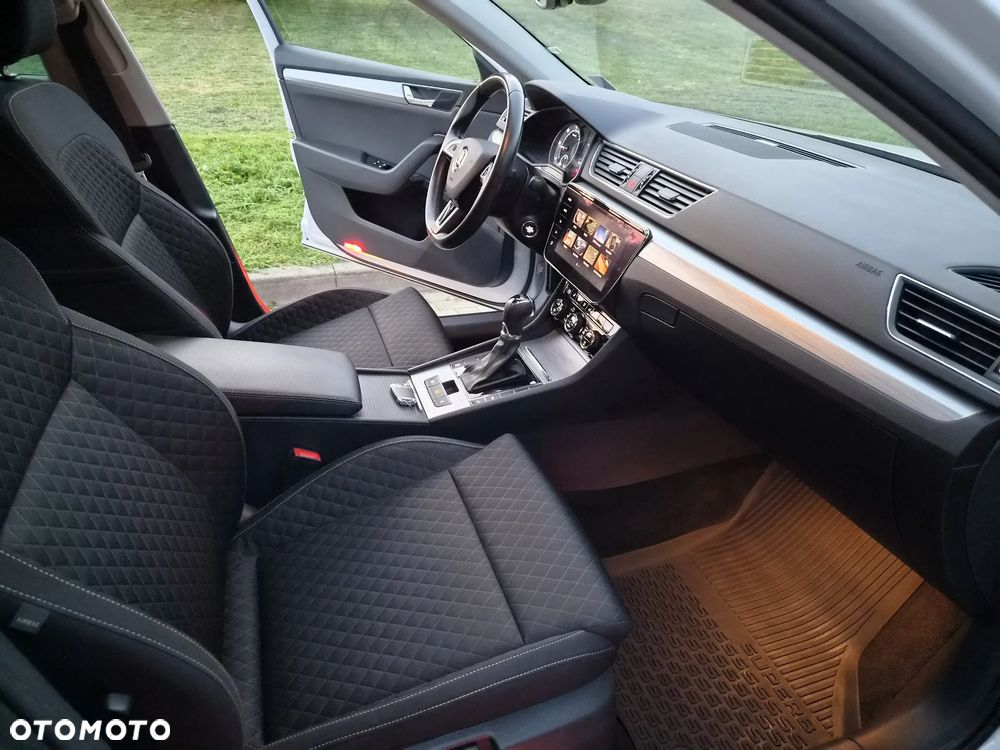 Skoda Superb 2.0 TDI DSG Ambition - 6