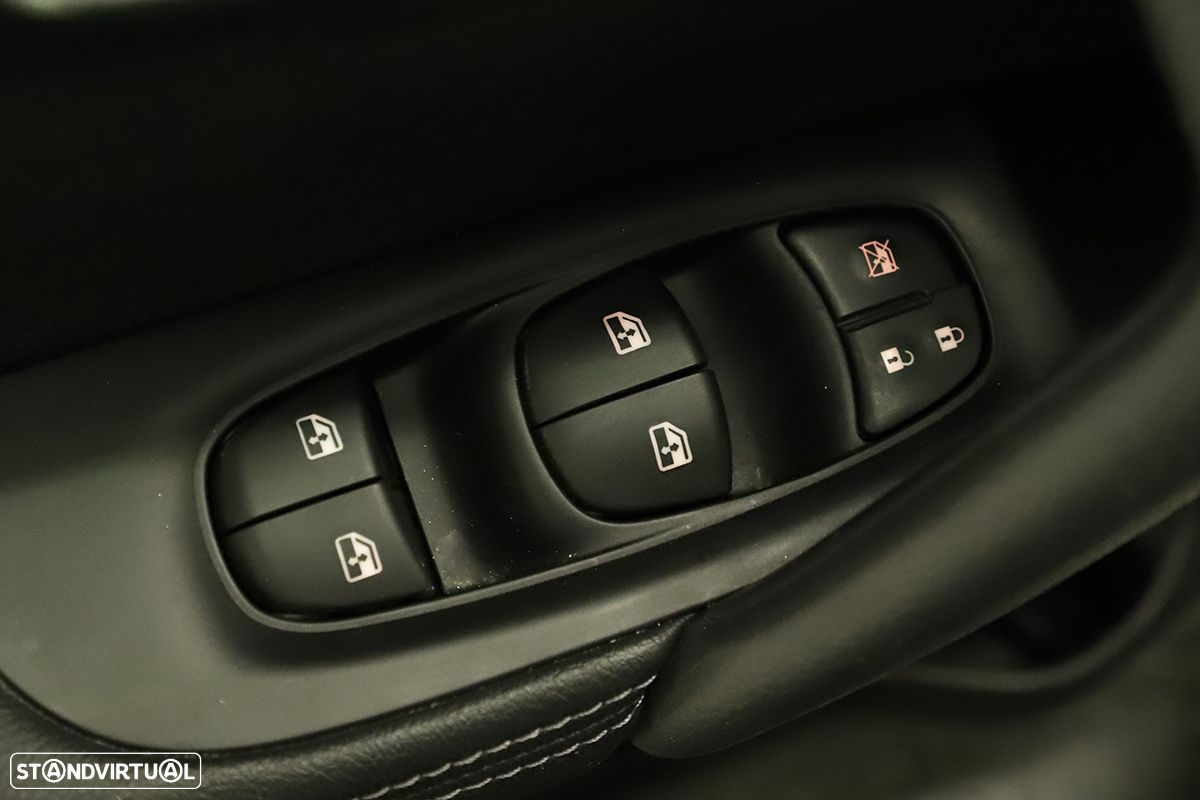 Nissan Qashqai 1.5 dCi N-Connecta - 17
