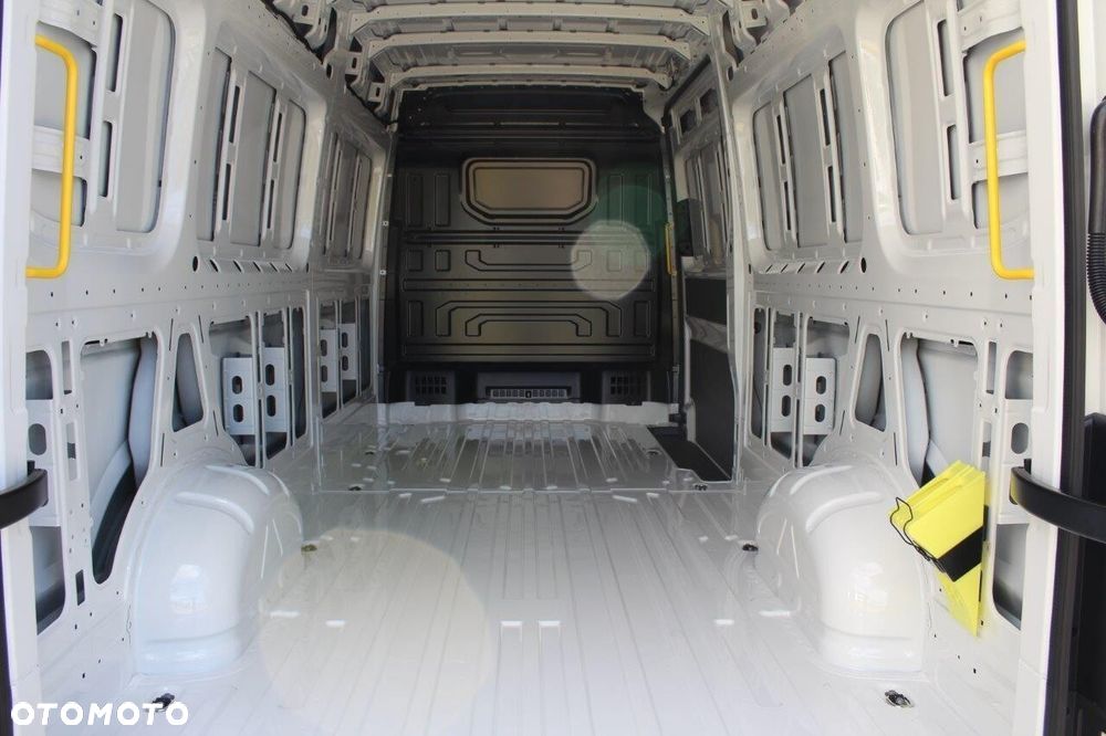 Volkswagen Crafter - 10